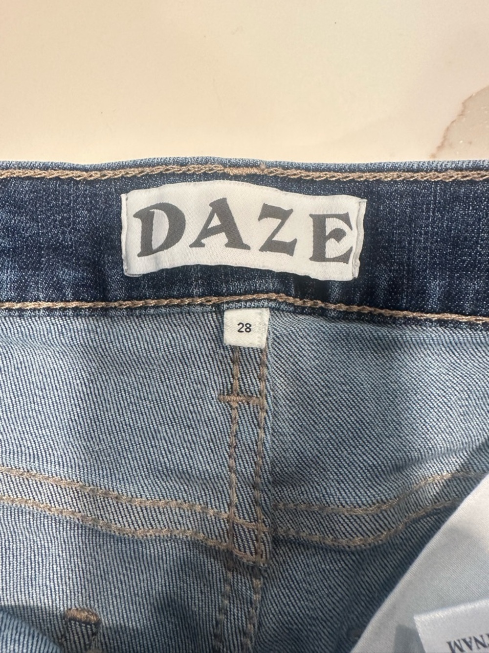 DAZE size 28 Women’s Blue Distressed Skinny Jeans - Picture 2 of 2